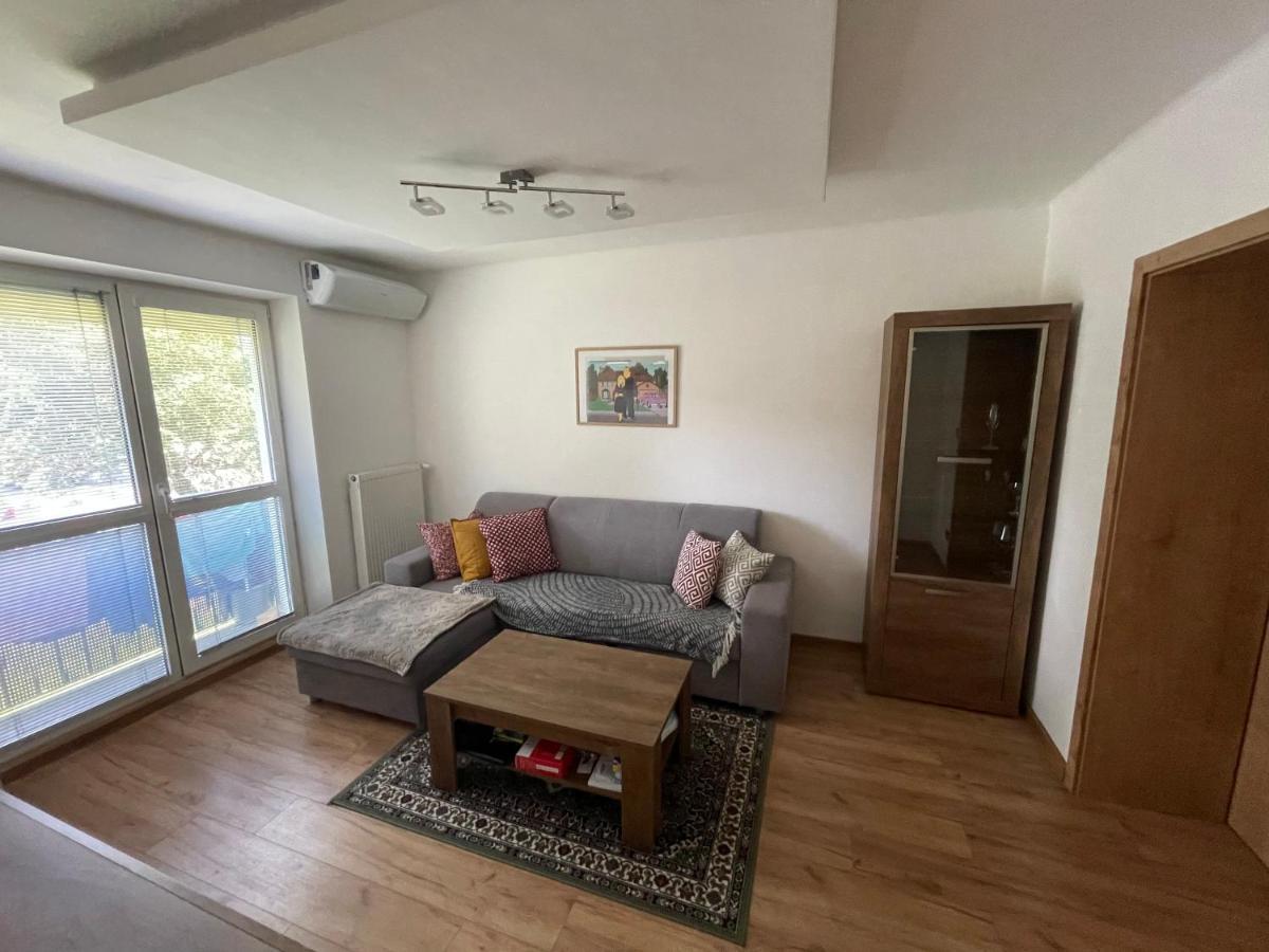Apartman Daxnerko - Samostatny Dvojpokojovy Byt Bratislava Luaran gambar