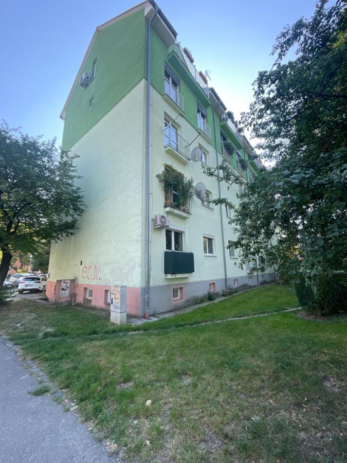 Apartman Daxnerko - Samostatny Dvojpokojovy Byt Bratislava Luaran gambar