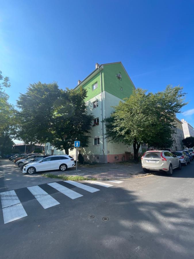 Apartman Daxnerko - Samostatny Dvojpokojovy Byt Bratislava Luaran gambar